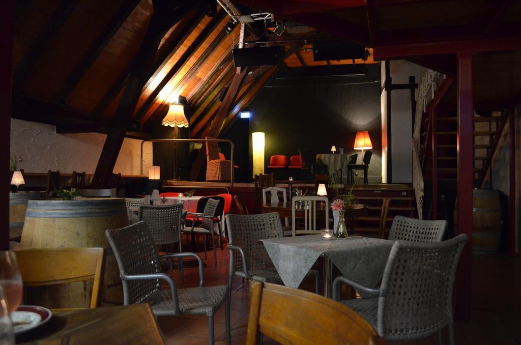 Hotel "Cafe Verkehrt" - Wellcome Motorbiker, Berufsleute Und Reisende Im Schwarzwald Oberhof  外观 照片
